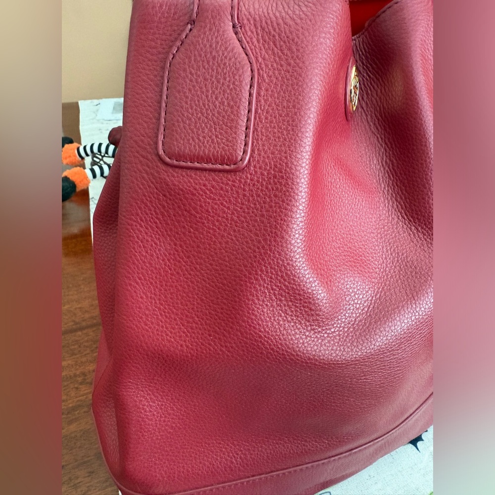 Tory Burch Cherry Red Leather  bucket bag Tote - Picture 9 of 9